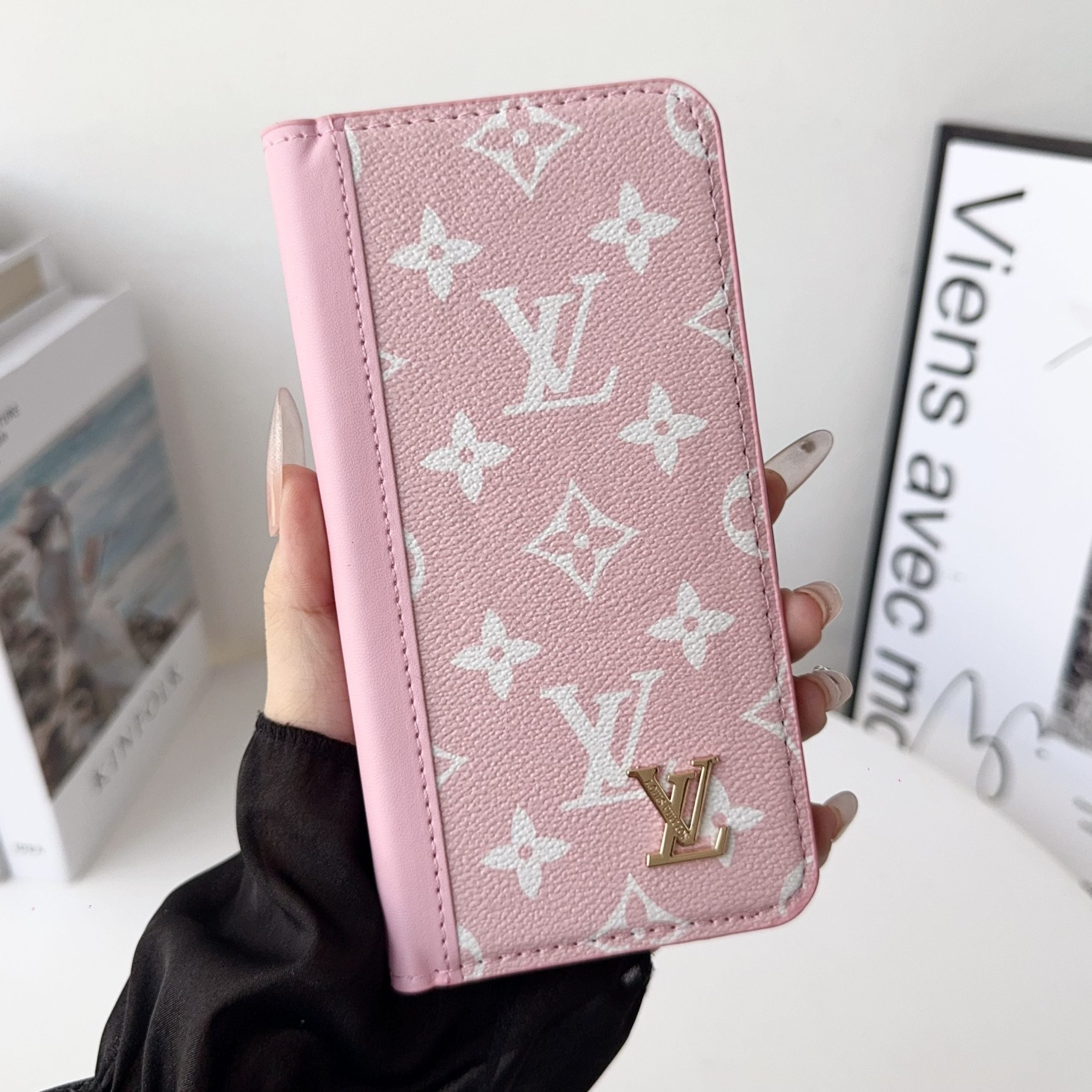 Louis V Folio Wallet Case iPhone 17 Series
