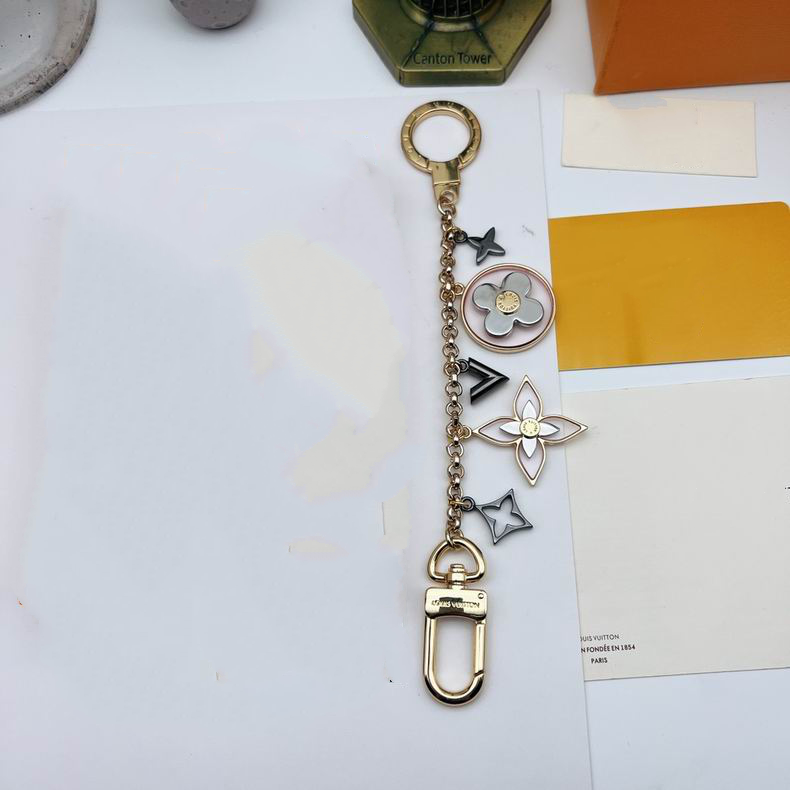 LV Keychain—Stylish Ornament & Trendy Bag Charm Design