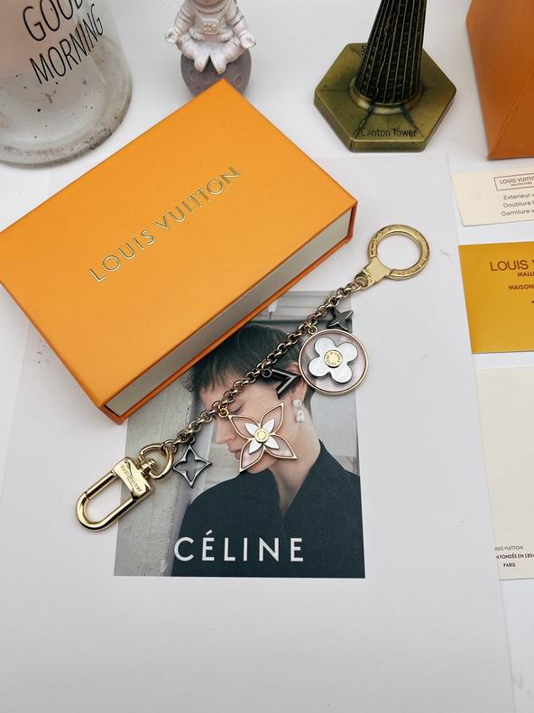 LV Keychain—Stylish Ornament & Trendy Bag Charm Design