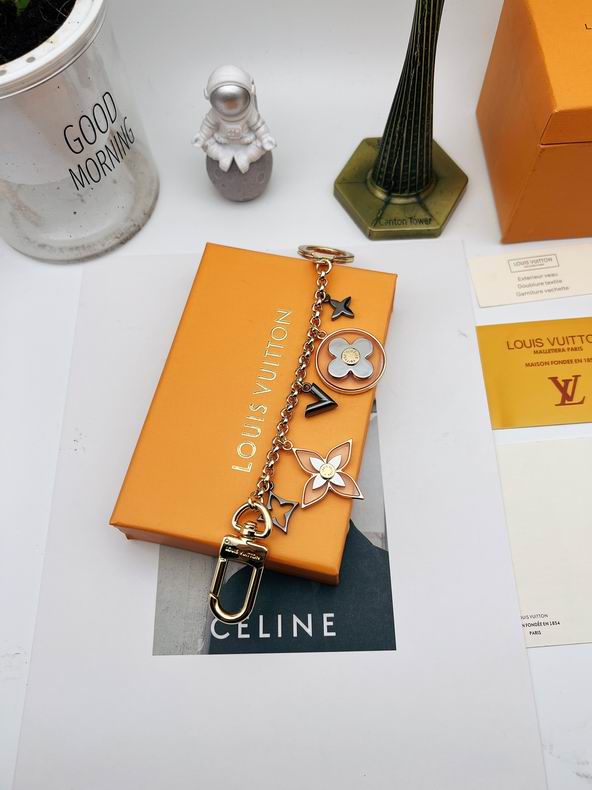 LV Keychain—Stylish Ornament & Trendy Bag Charm Design